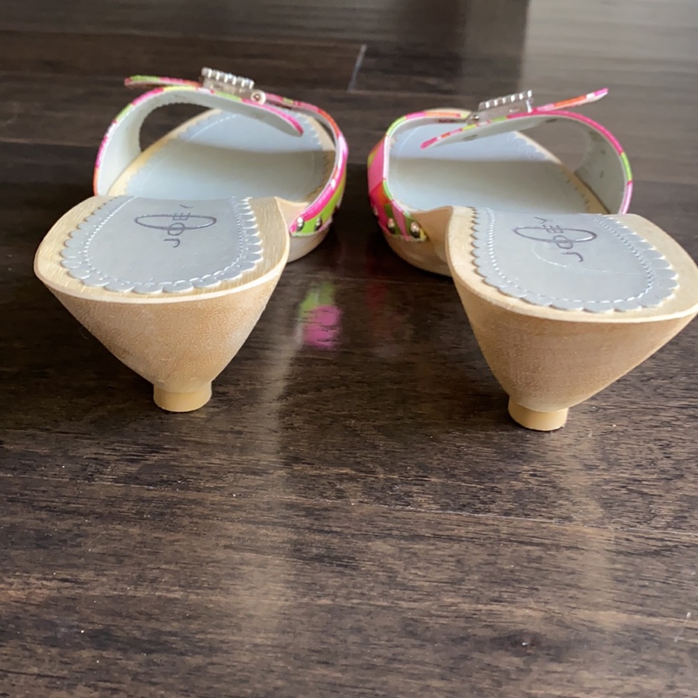 Shoes - Picture 4 of 5